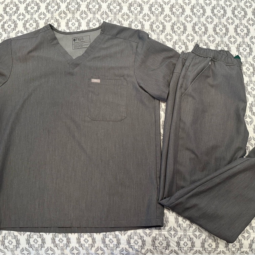 Gray Figs Scrub Set - Men